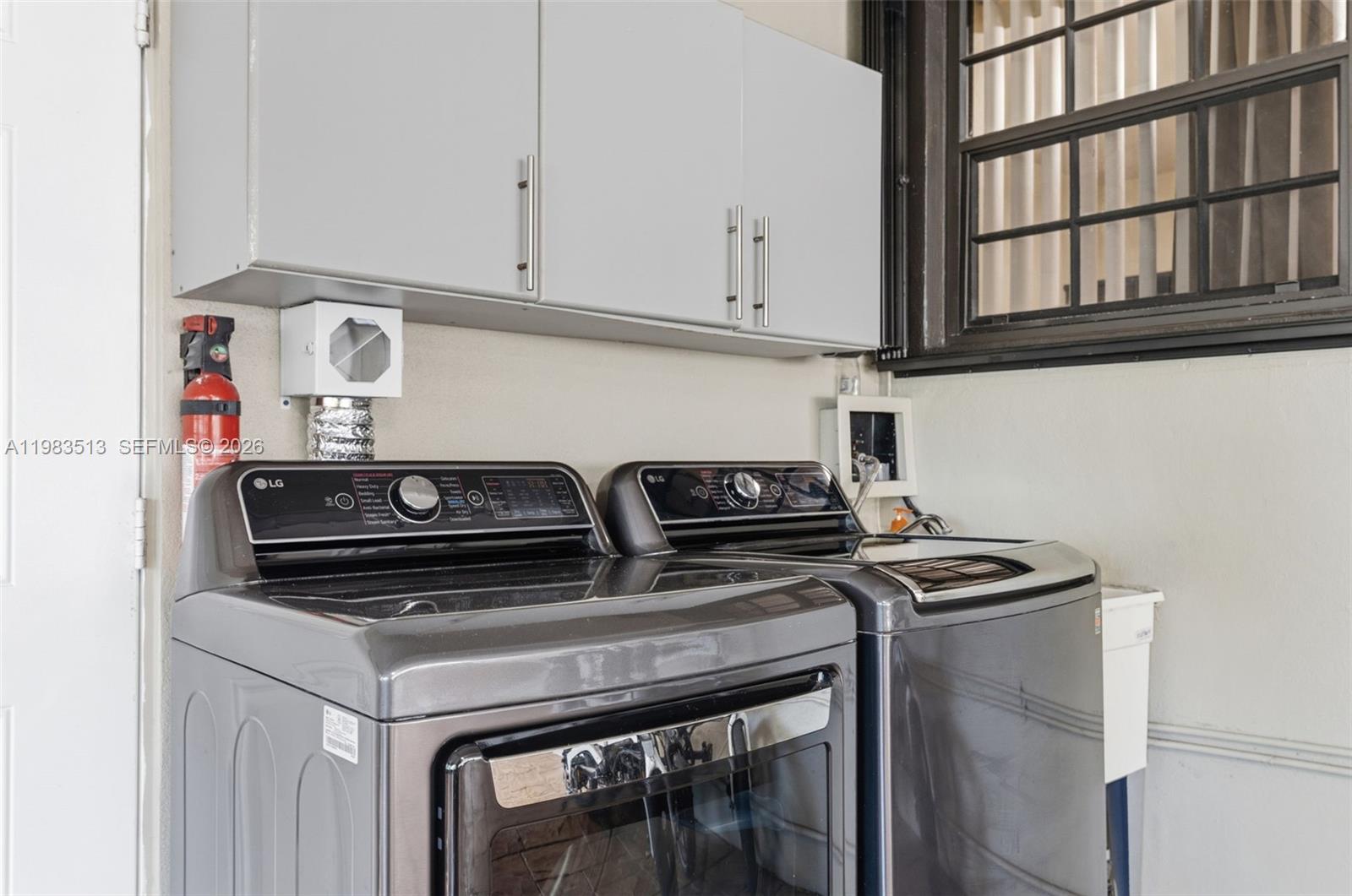 2485 NE 214th St Miami, FL 33180