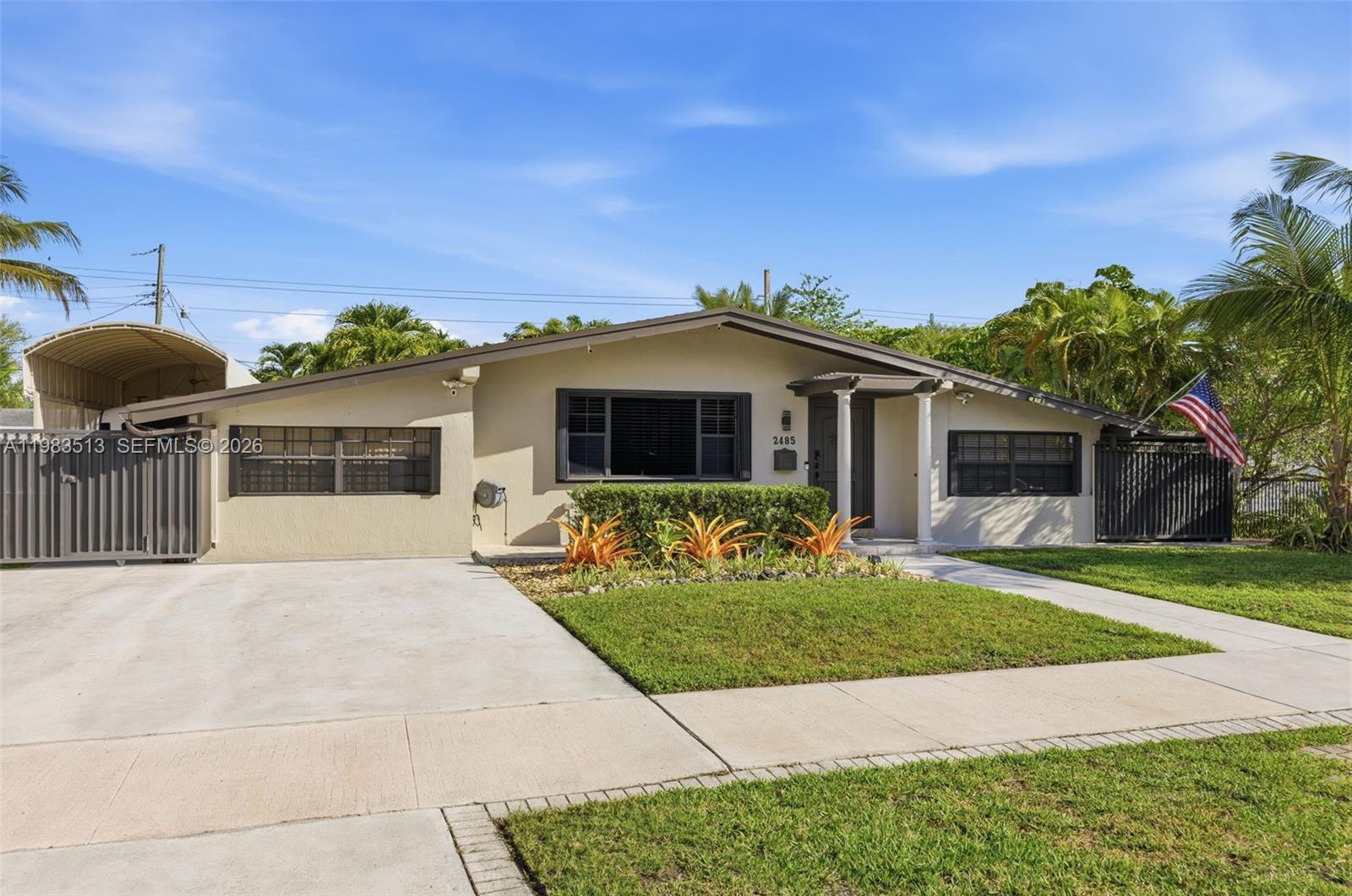 2485 NE 214th St Miami, FL 33180