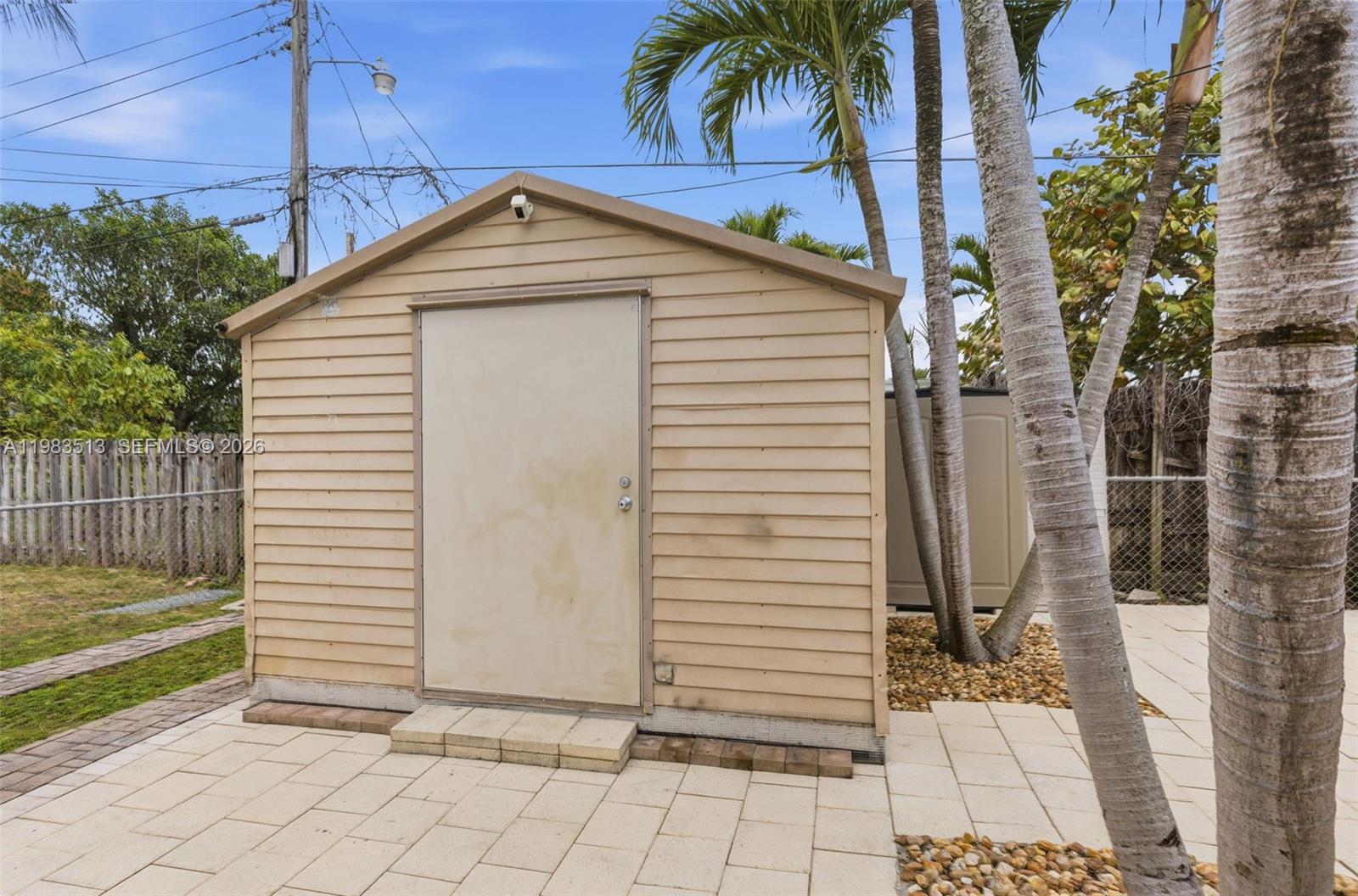 2485 NE 214th St Miami, FL 33180