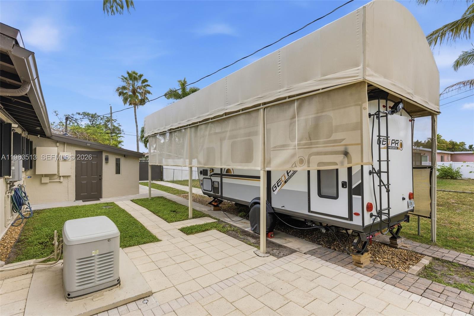 2485 NE 214th St Miami, FL 33180