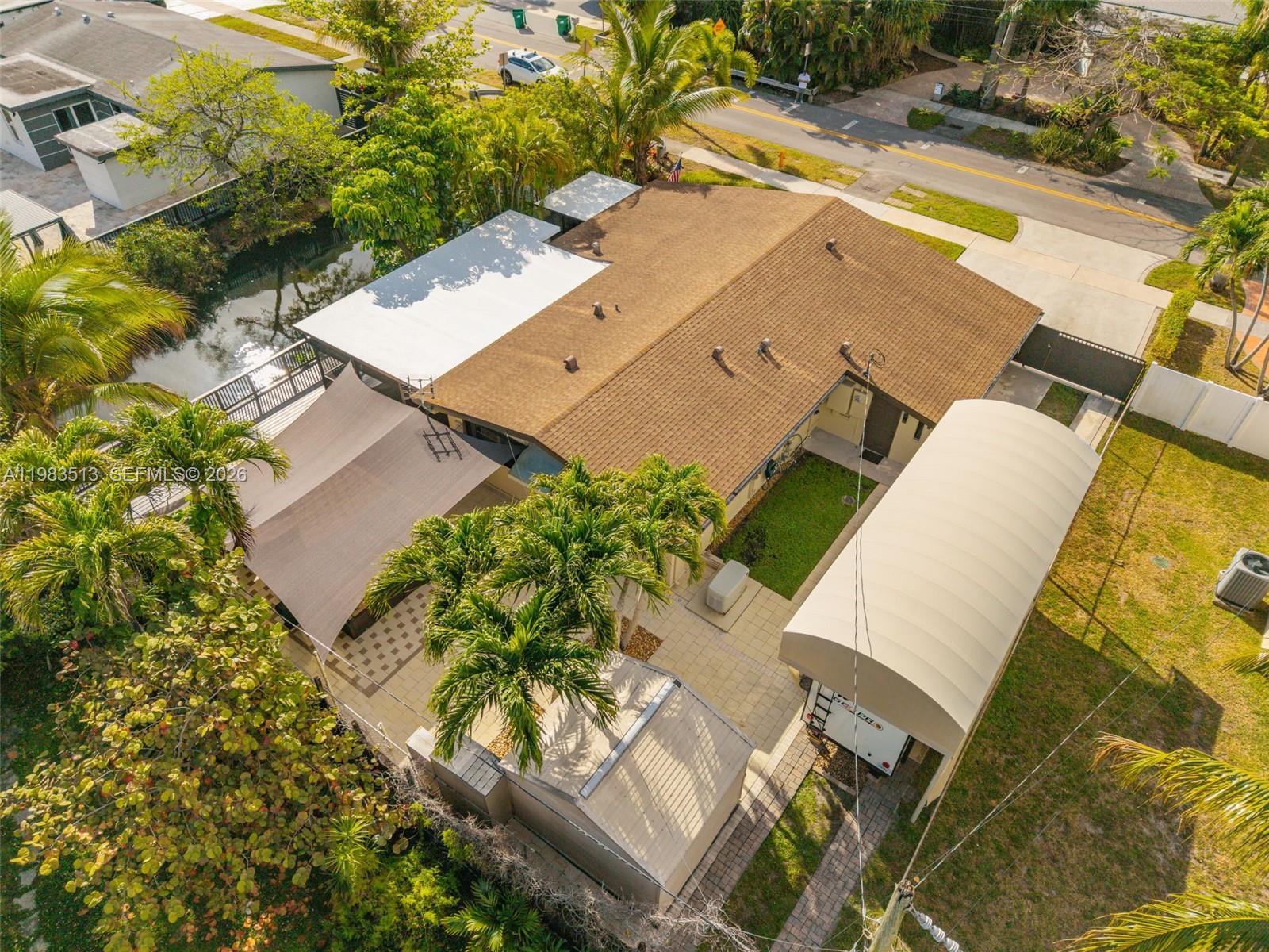 2485 NE 214th St Miami, FL 33180