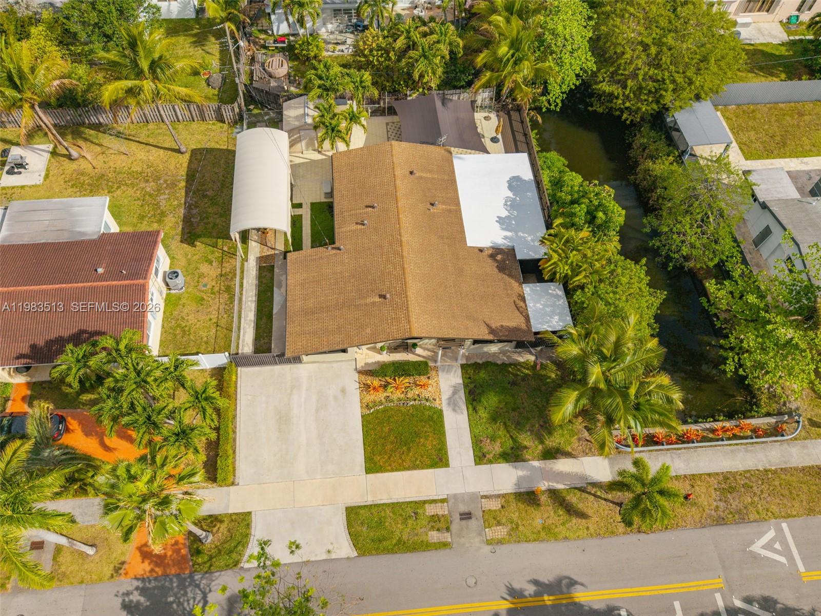 2485 NE 214th St Miami, FL 33180