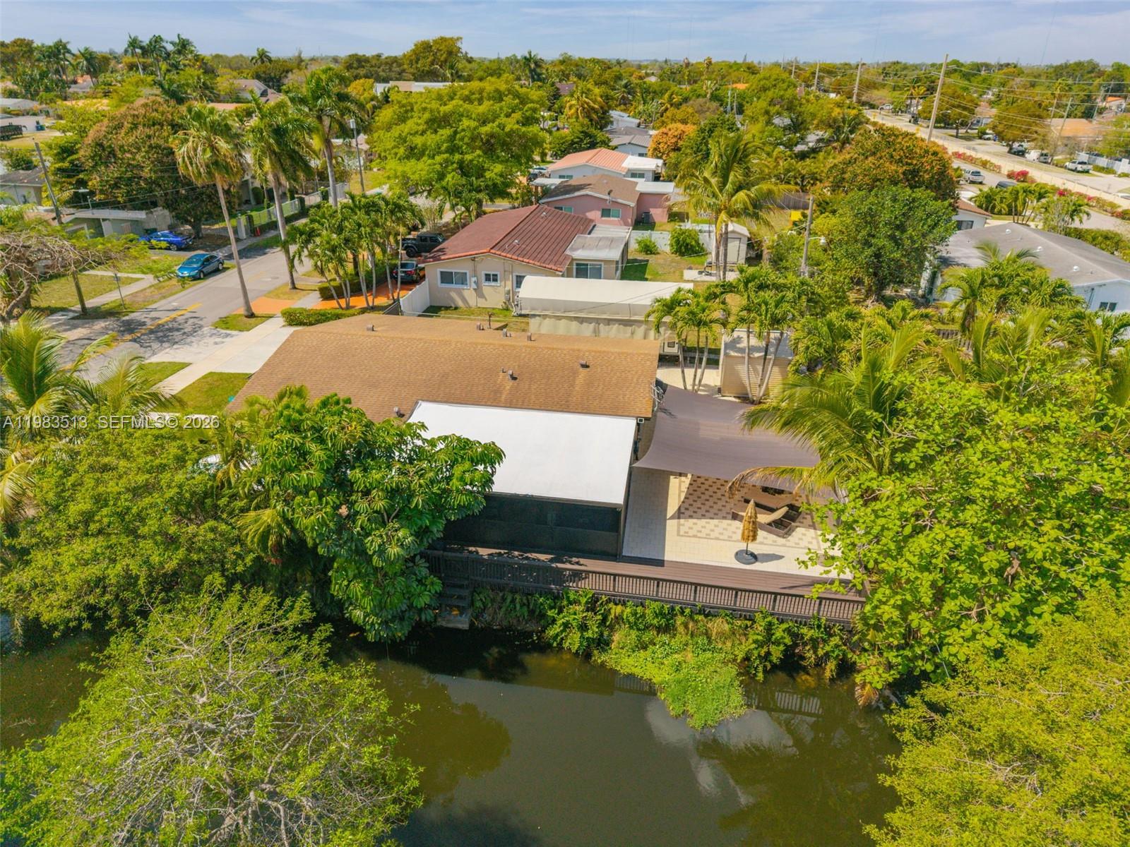 2485 NE 214th St Miami, FL 33180