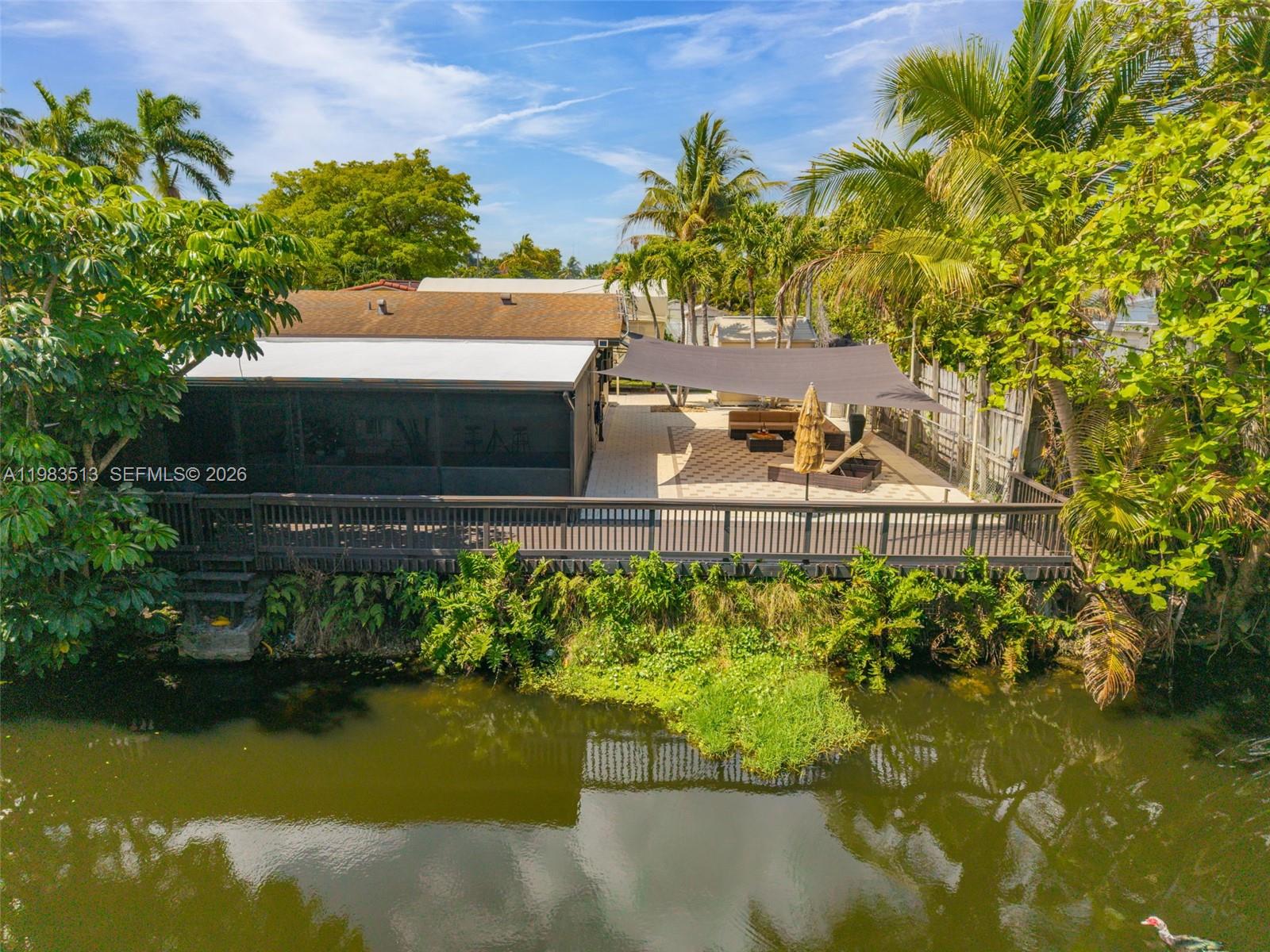 2485 NE 214th St Miami, FL 33180