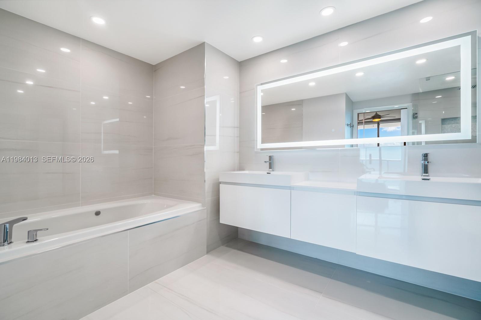 6799 Collins Ave #1404 Miami Beach, FL 33141