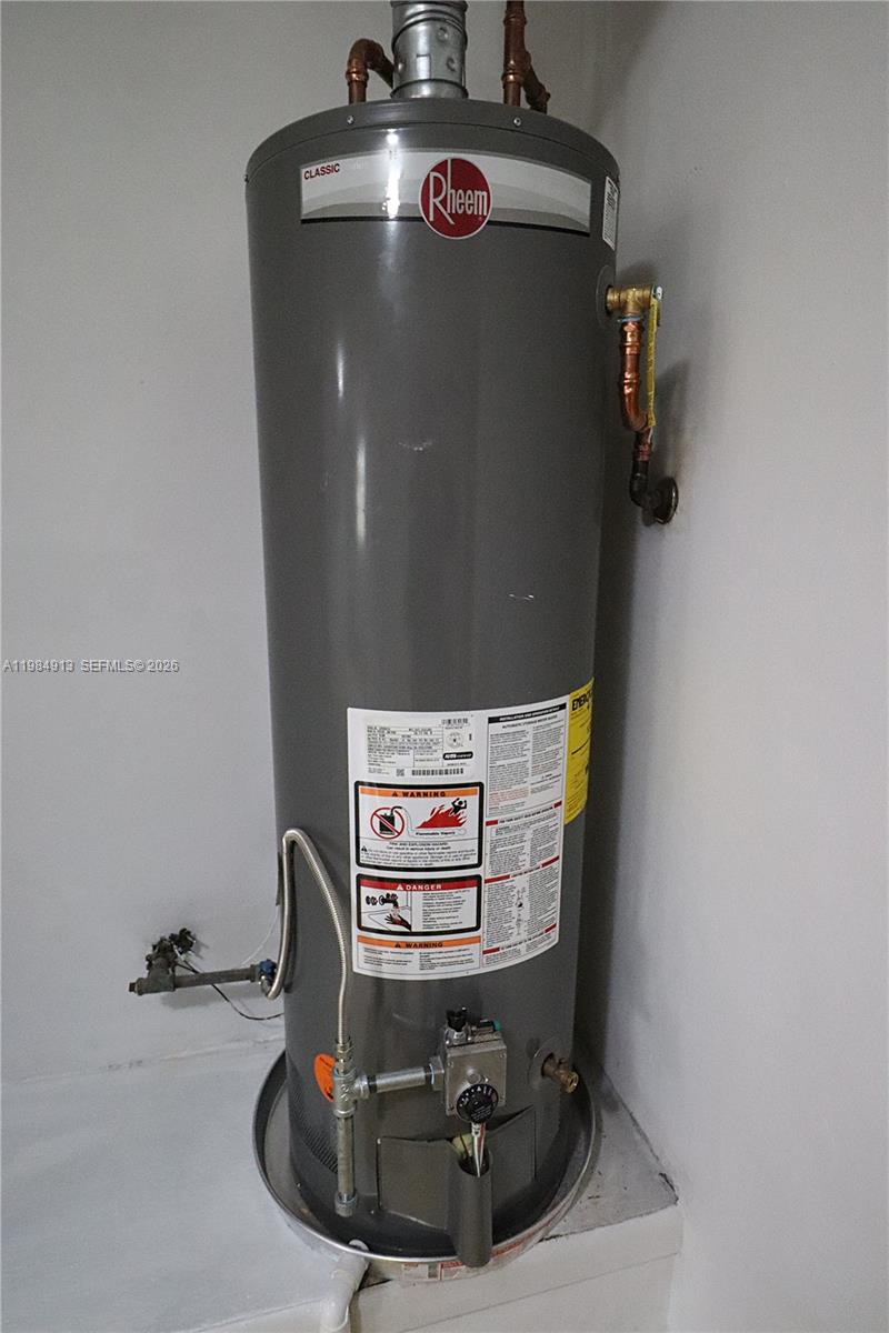 11820 Sheridan St Pembroke Pines, FL 33026