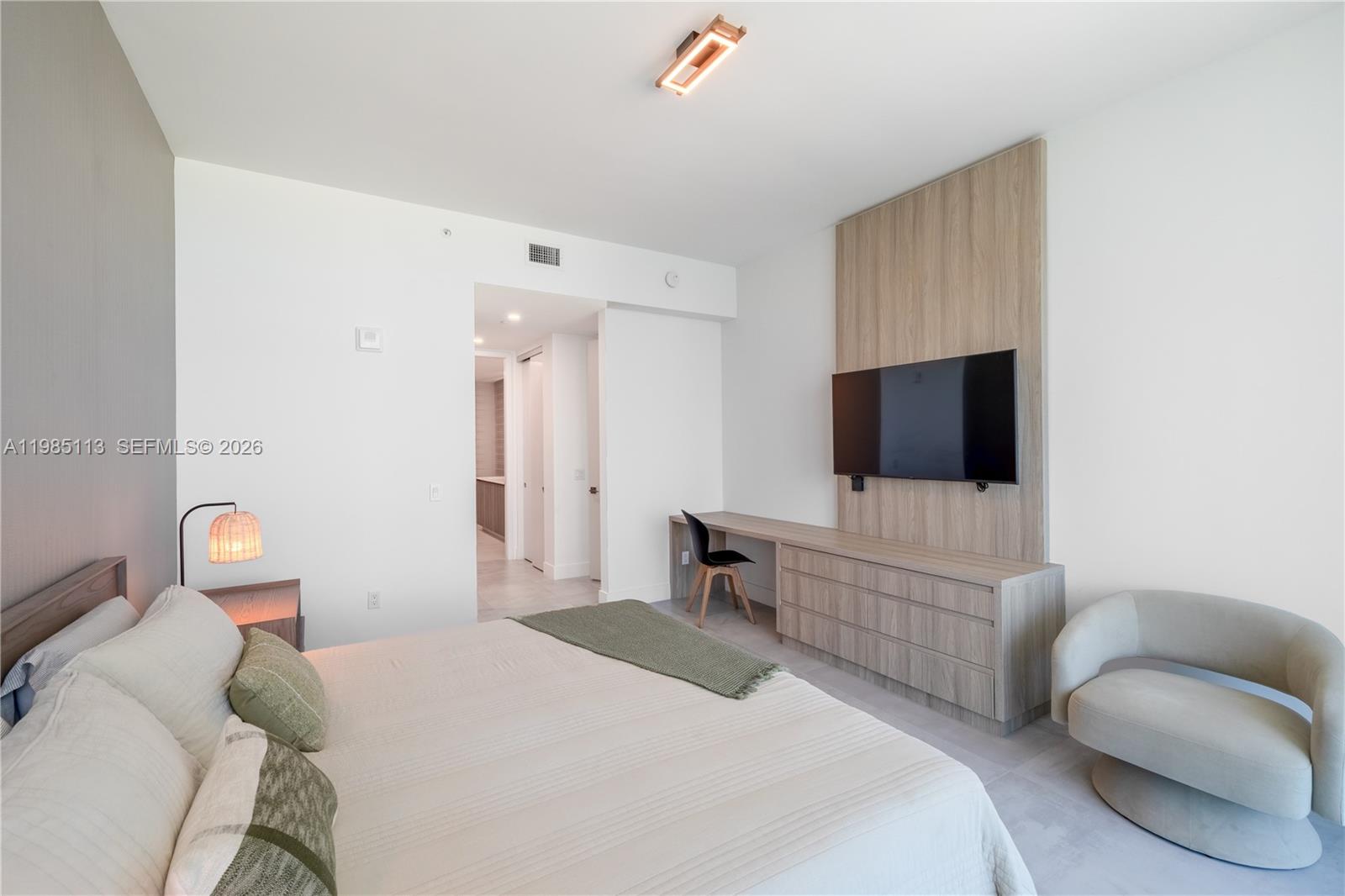 17550 Collins Ave #1202 Sunny Isles Beach, FL 33160