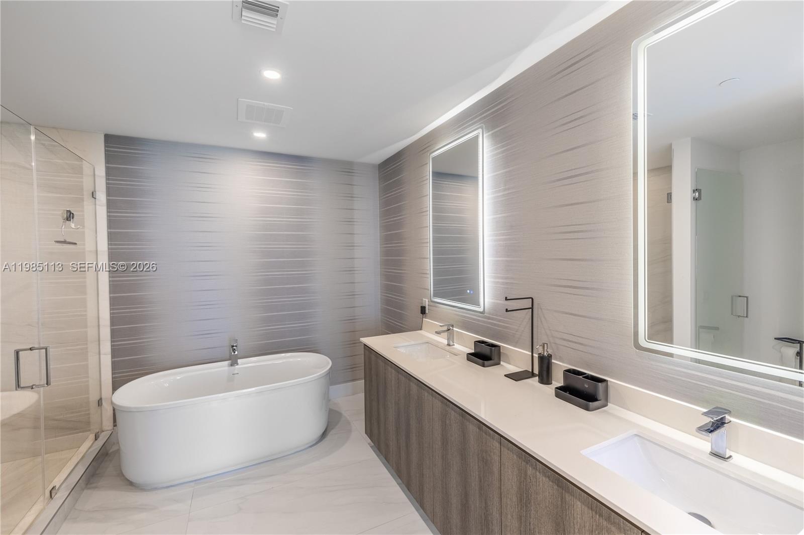 17550 Collins Ave #1202 Sunny Isles Beach, FL 33160