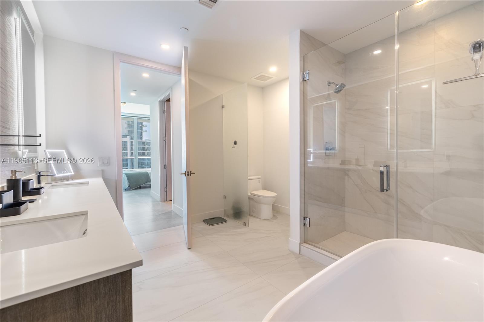 17550 Collins Ave #1202 Sunny Isles Beach, FL 33160