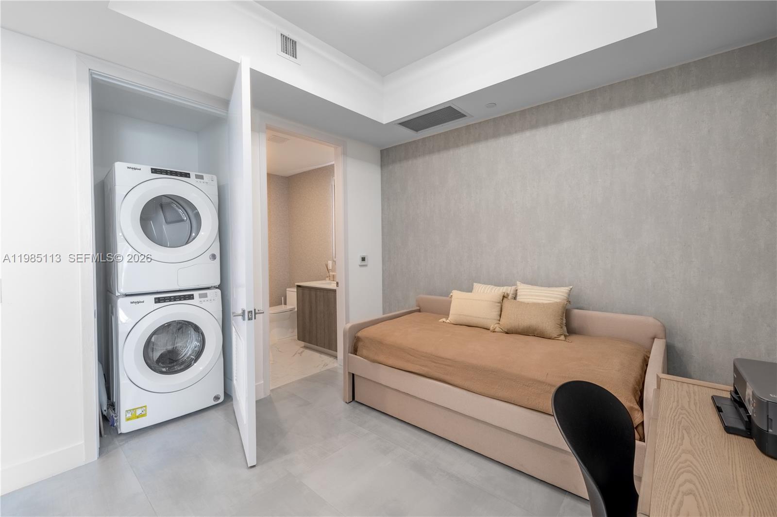 17550 Collins Ave #1202 Sunny Isles Beach, FL 33160