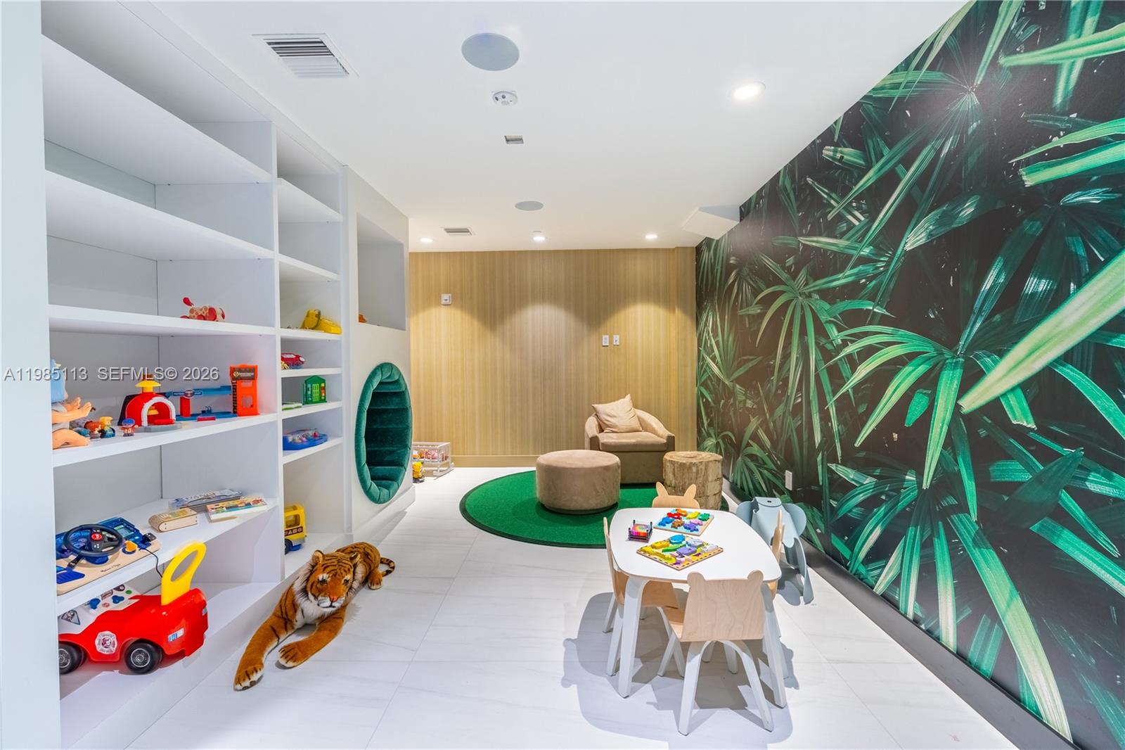 17550 Collins Ave #1202 Sunny Isles Beach, FL 33160