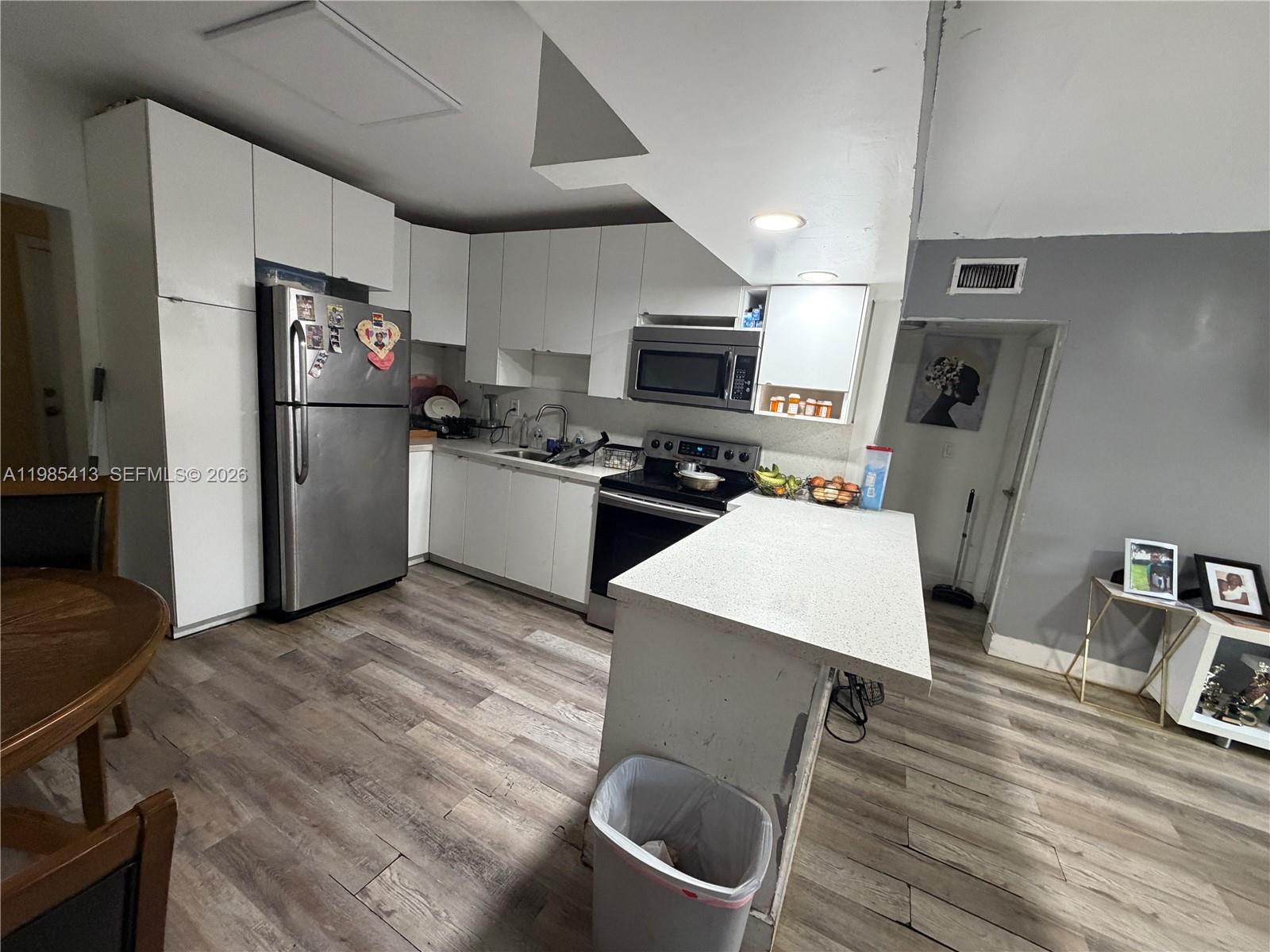 2101 NW 93rd Ter Miami, FL 33147