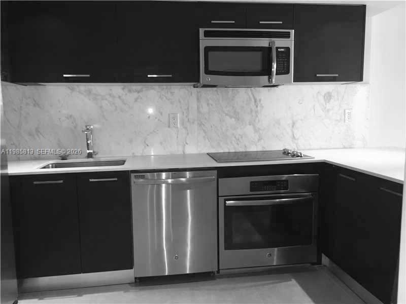 image Brickell Place II2