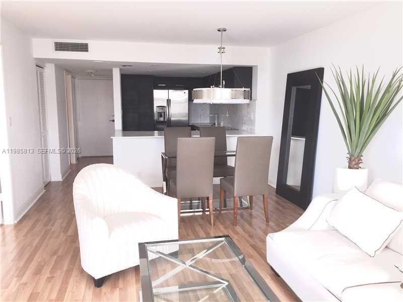 image Brickell Place II4