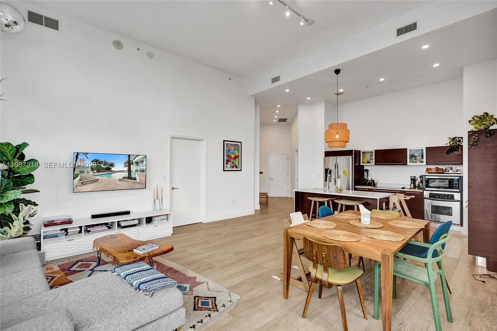 1900 N Bayshore Dr #816 Miami, FL 33132