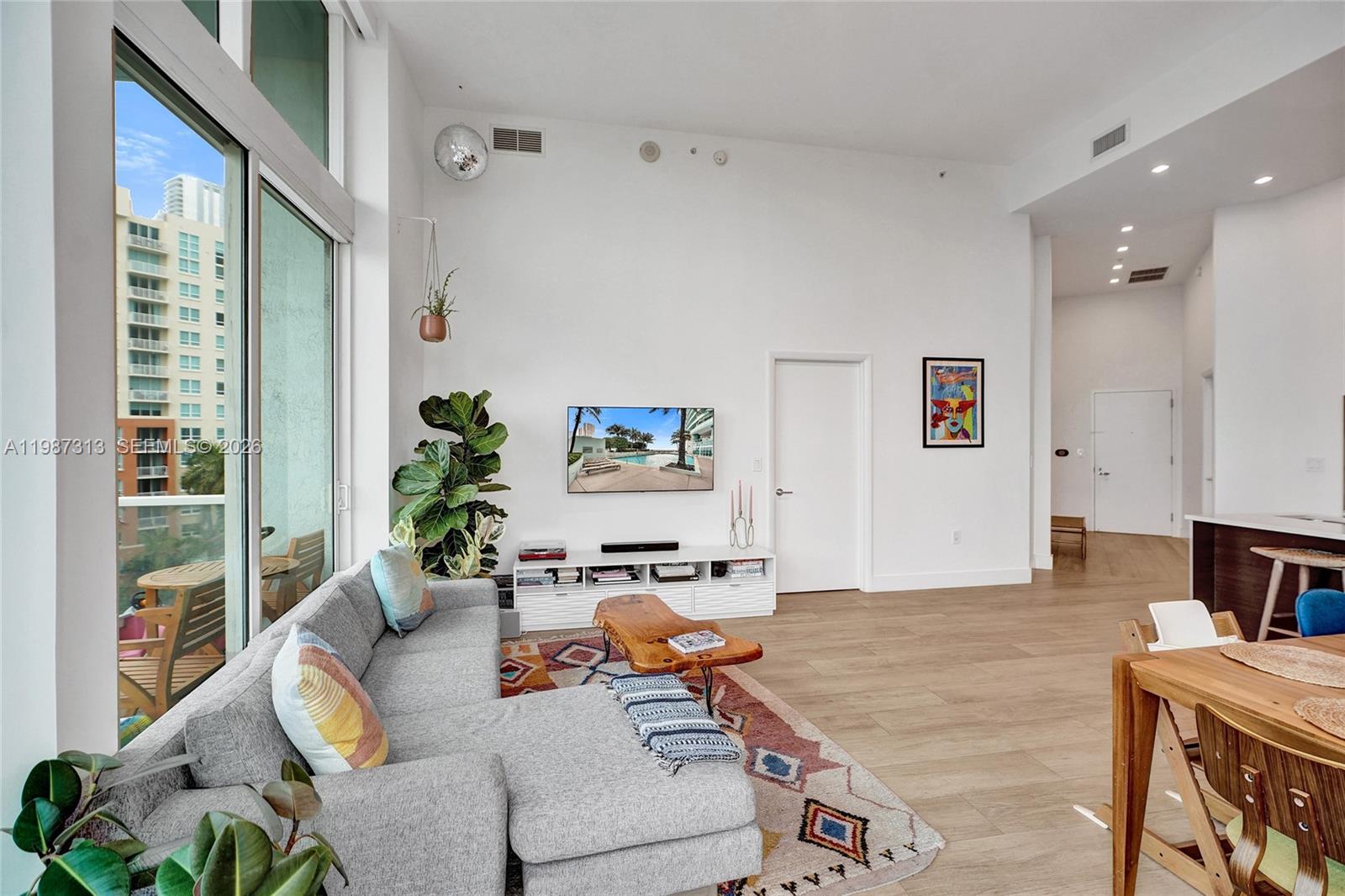 1900 N Bayshore Dr #816 Miami, FL 33132