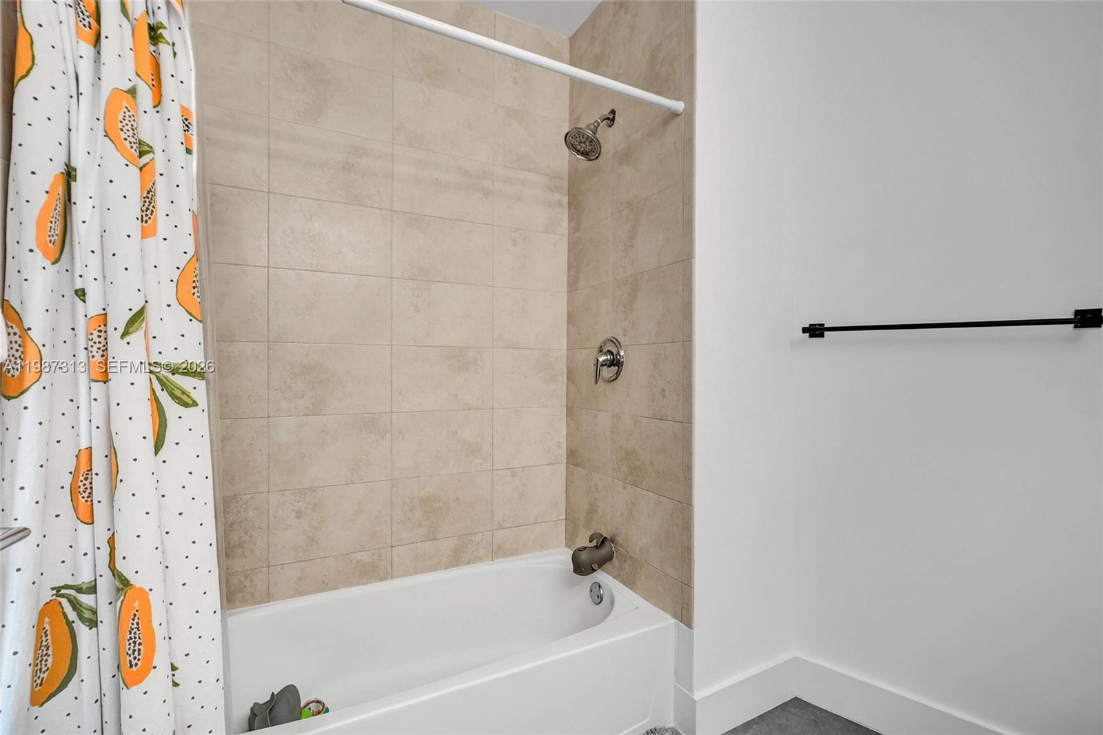 1900 N Bayshore Dr #816 Miami, FL 33132