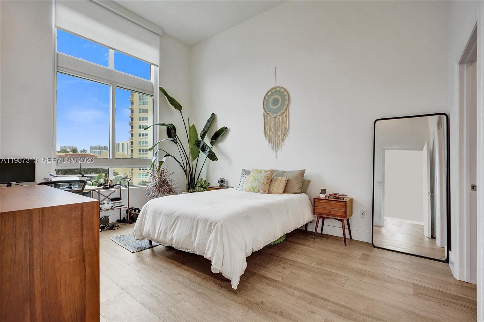 1900 N Bayshore Dr #816 Miami, FL 33132