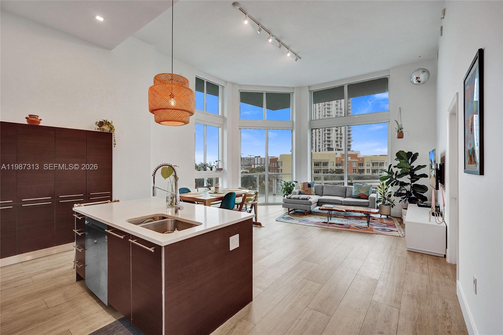 1900 N Bayshore Dr #816 Miami, FL 33132