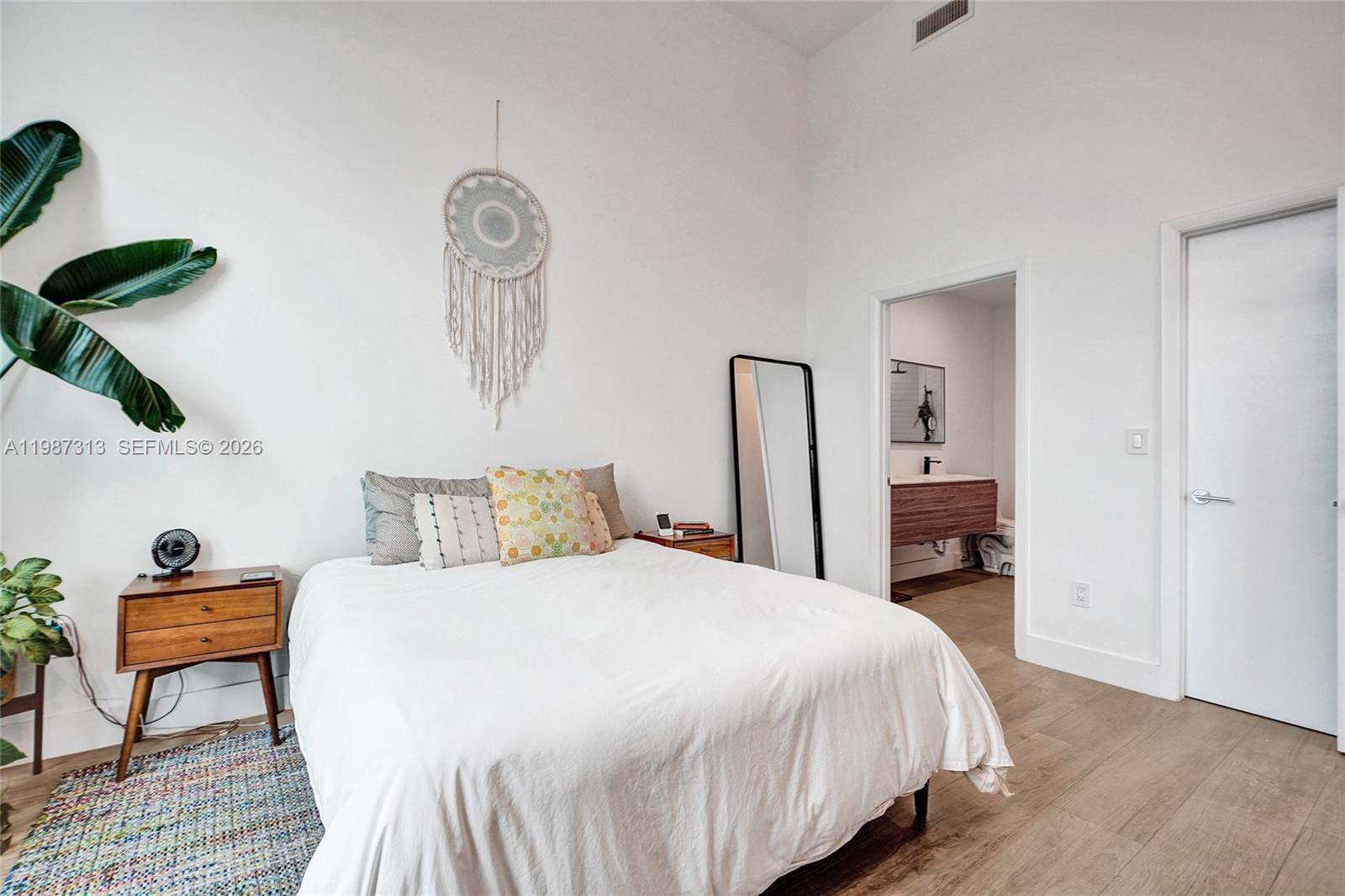 1900 N Bayshore Dr #816 Miami, FL 33132