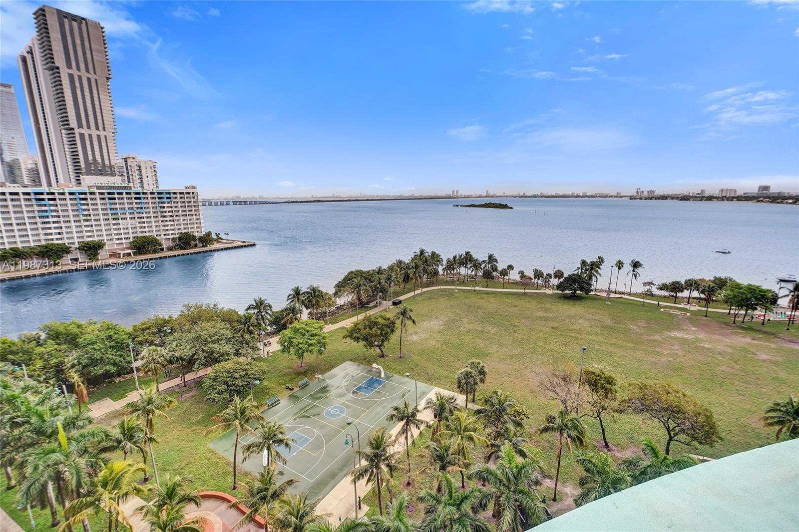 1900 N Bayshore Dr #816 Miami, FL 33132