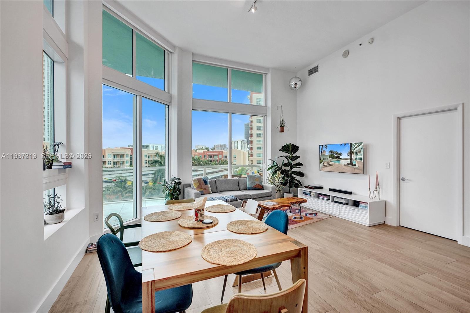 1900 N Bayshore Dr #816 Miami, FL 33132