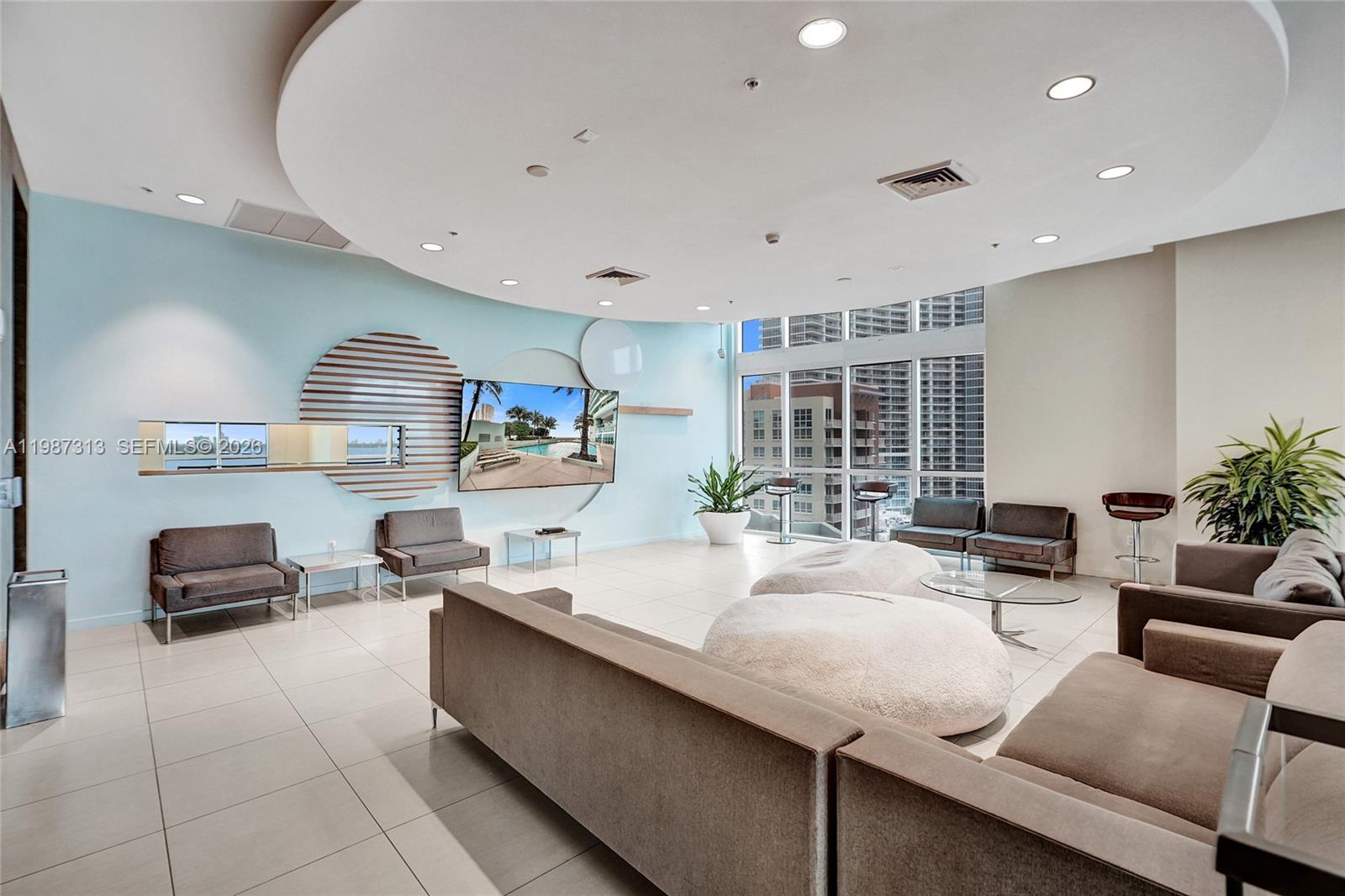 1900 N Bayshore Dr #816 Miami, FL 33132