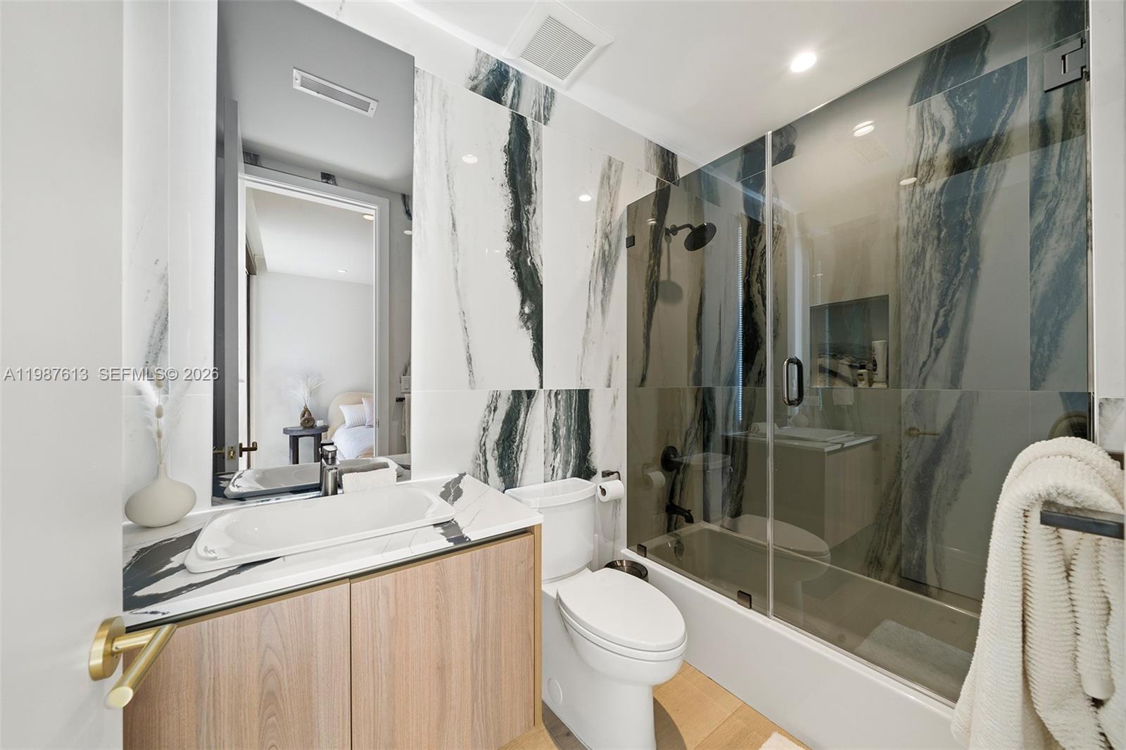 4041 S Le Jeune Rd Miami, FL 33146