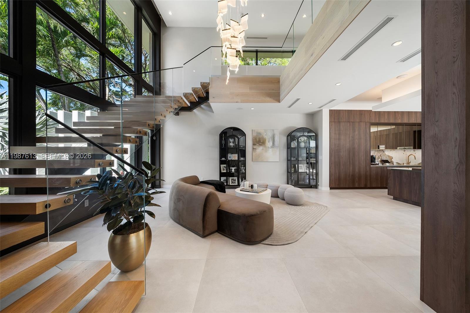 4041 S Le Jeune Rd Miami, FL 33146