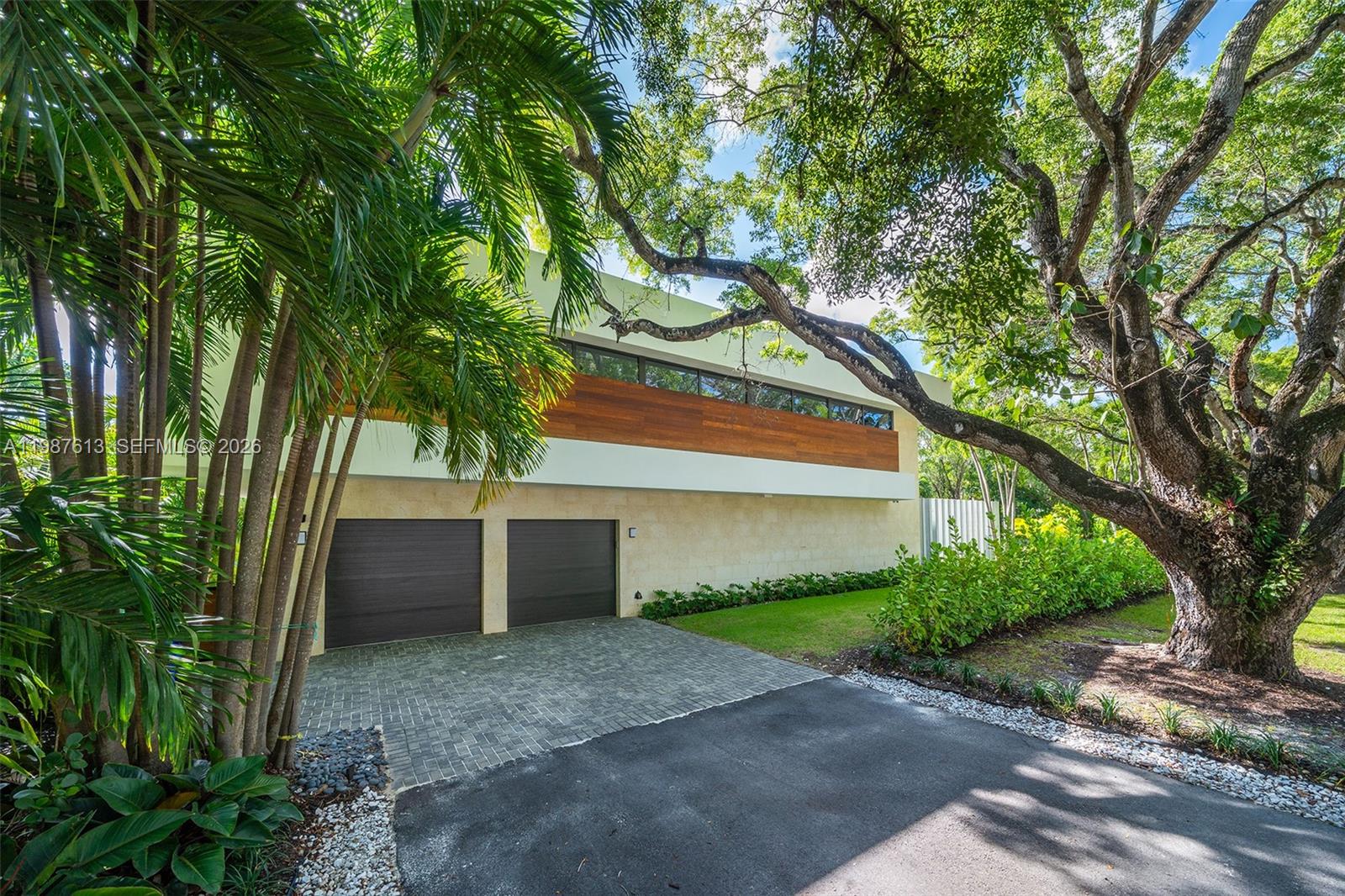 4041 S Le Jeune Rd Miami, FL 33146