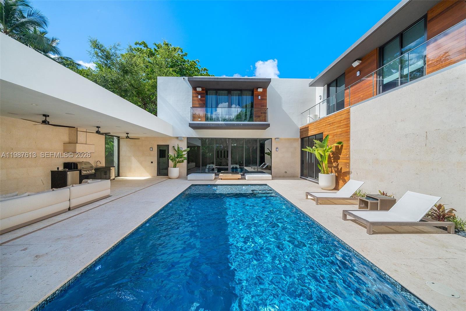 4041 S Le Jeune Rd Miami, FL 33146