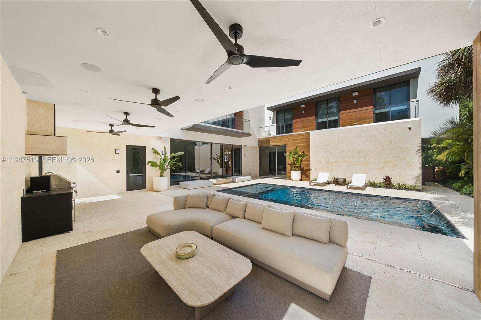 4041 S Le Jeune Rd Miami, FL 33146