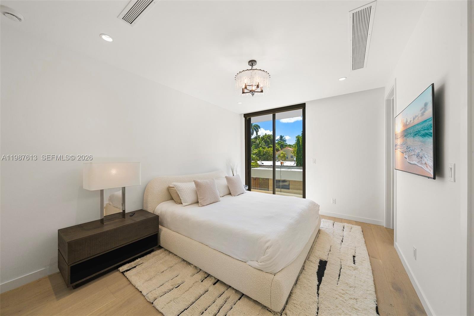 4041 S Le Jeune Rd Miami, FL 33146