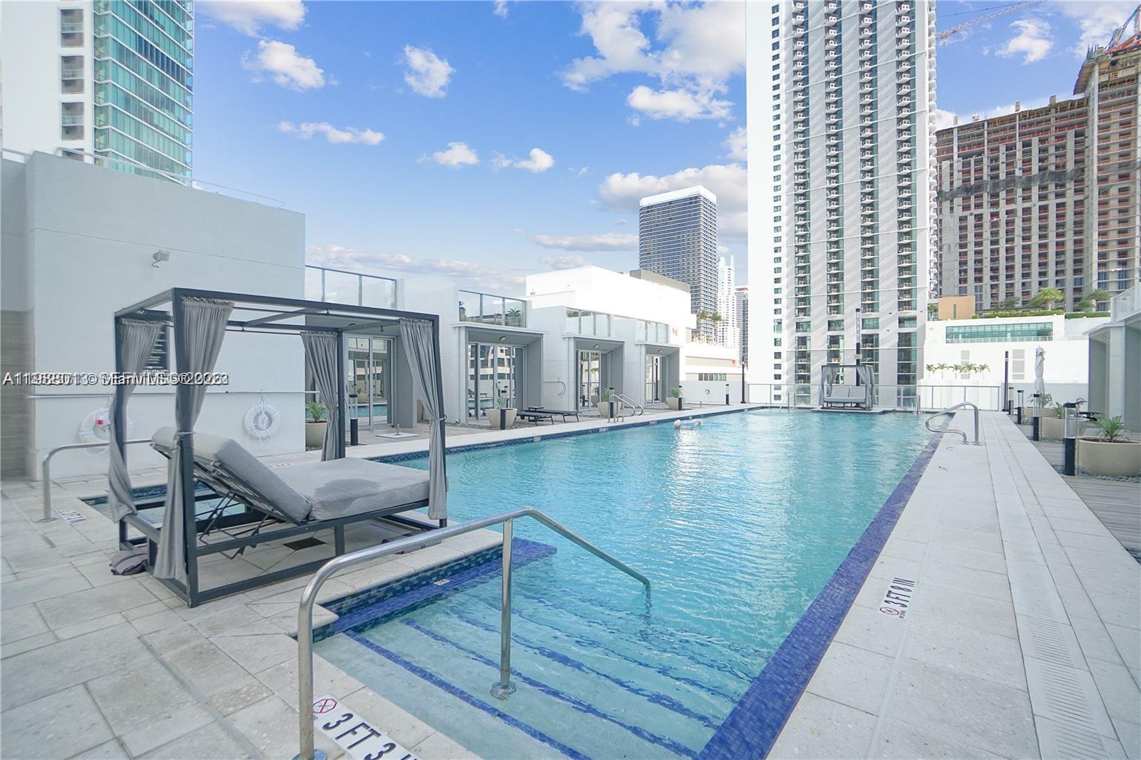 image Paramount Miami Worldcenter90