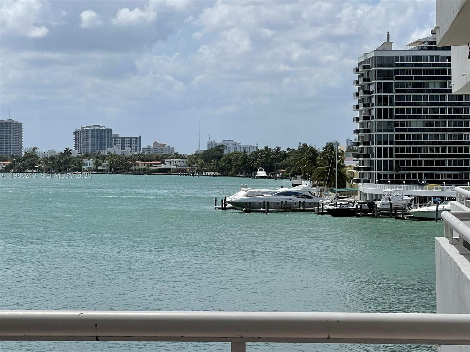 6820 Indian Crk Dr #3B Miami Beach, FL 33141