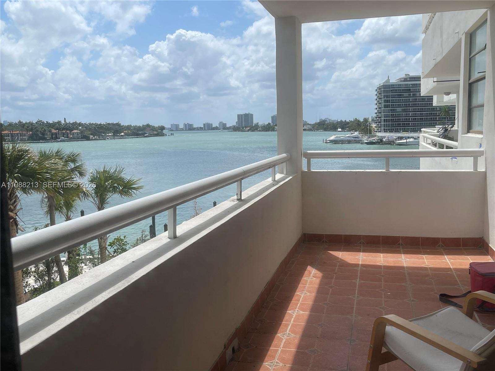 6820 Indian Crk Dr #3B Miami Beach, FL 33141