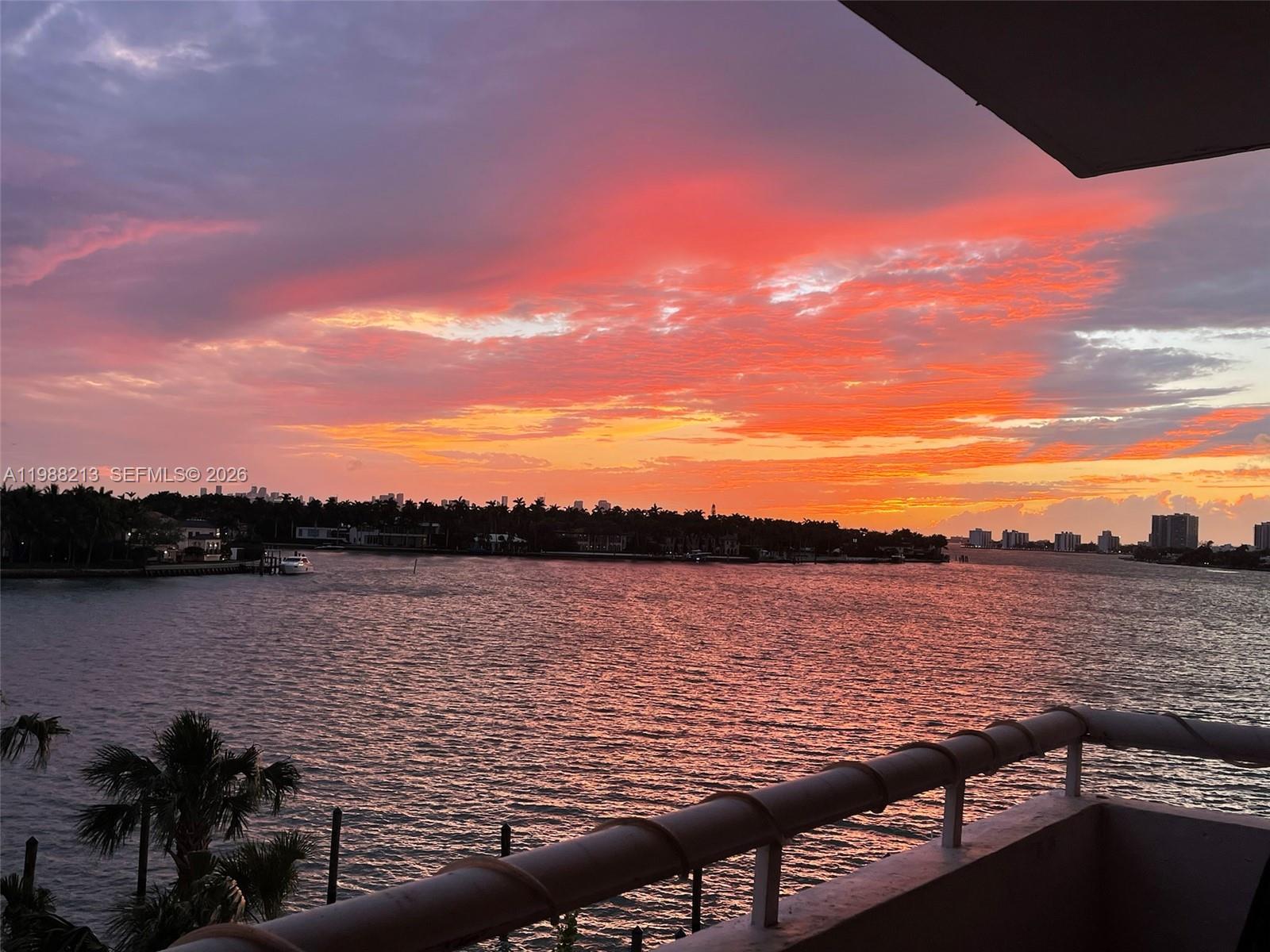 6820 Indian Crk Dr #3B Miami Beach, FL 33141