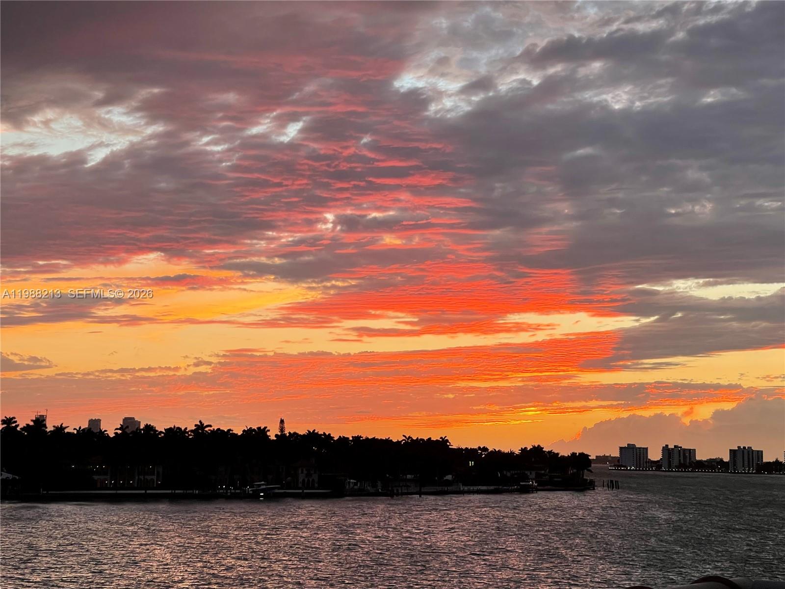 6820 Indian Crk Dr #3B Miami Beach, FL 33141