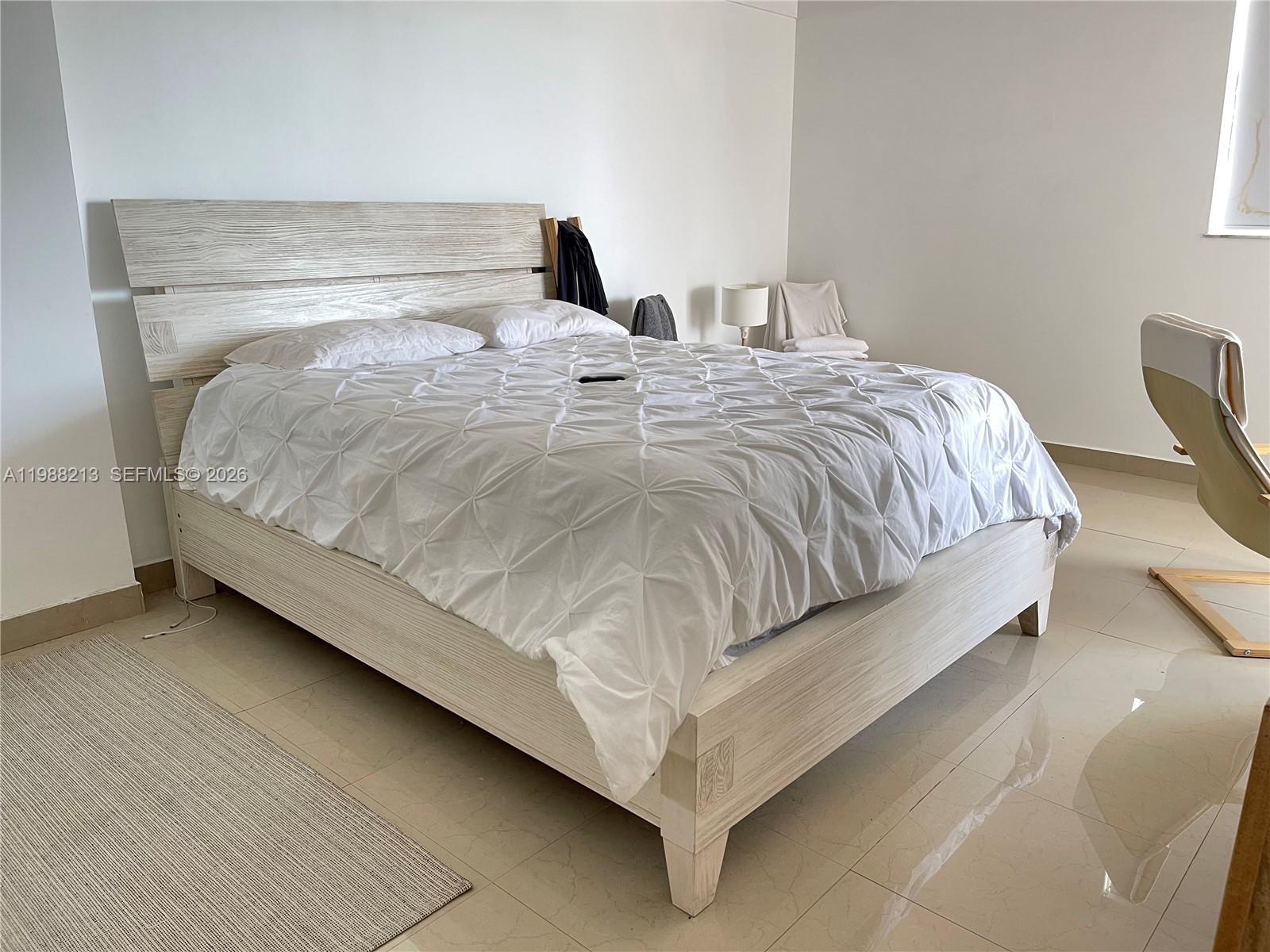 6820 Indian Crk Dr #3B Miami Beach, FL 33141