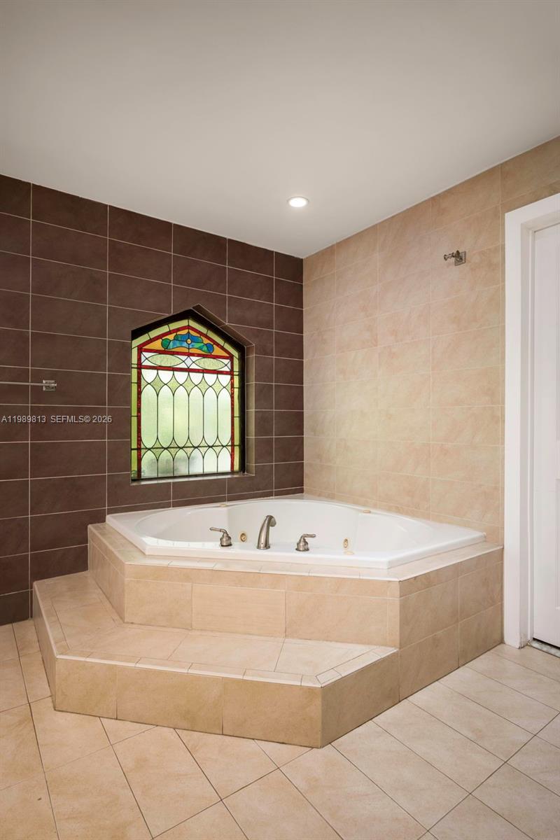 4206 Alhambra Cir Coral Gables, FL 33146