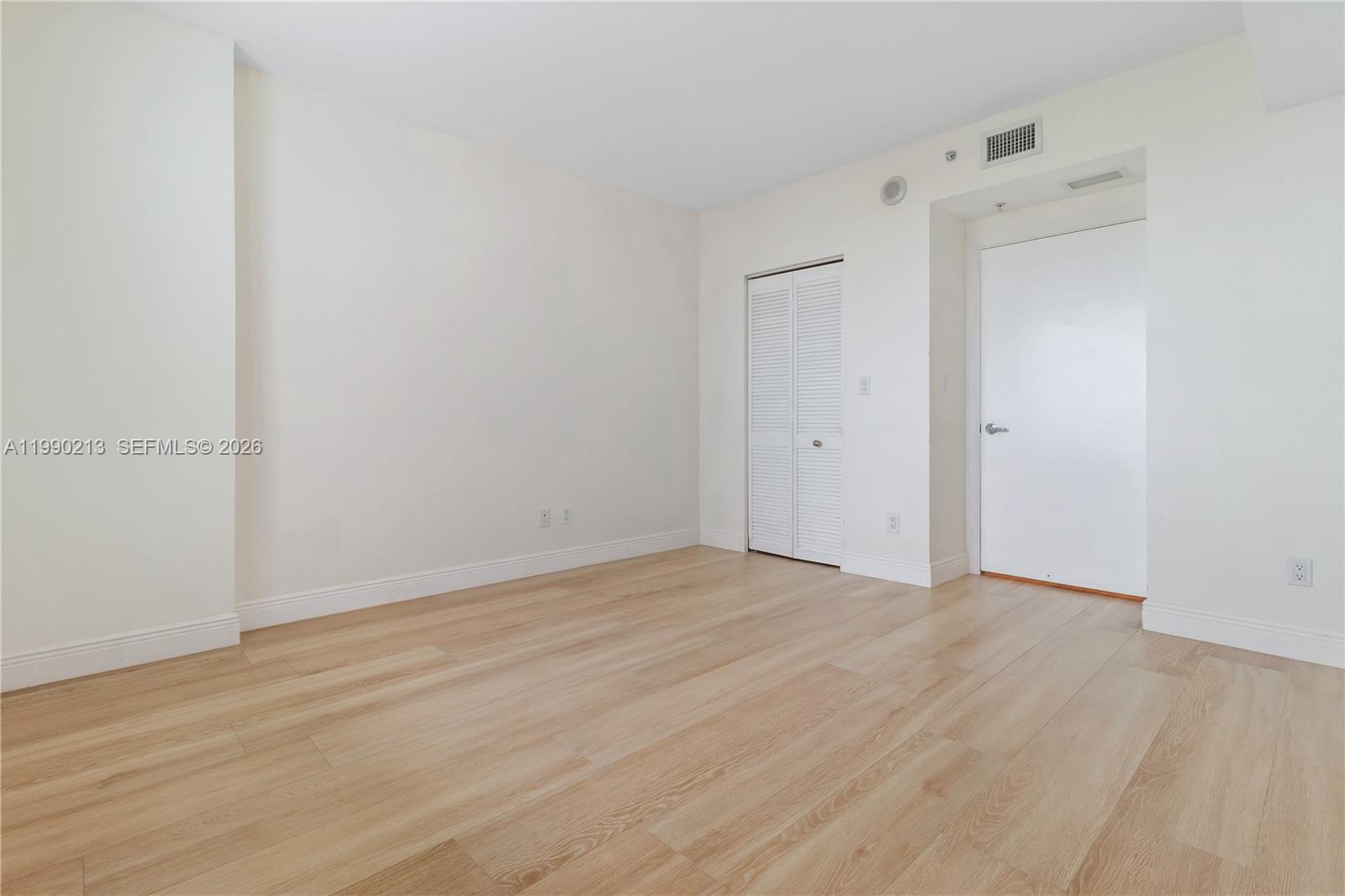 325 S Biscayne Blvd #1718 Miami Beach, FL 33131