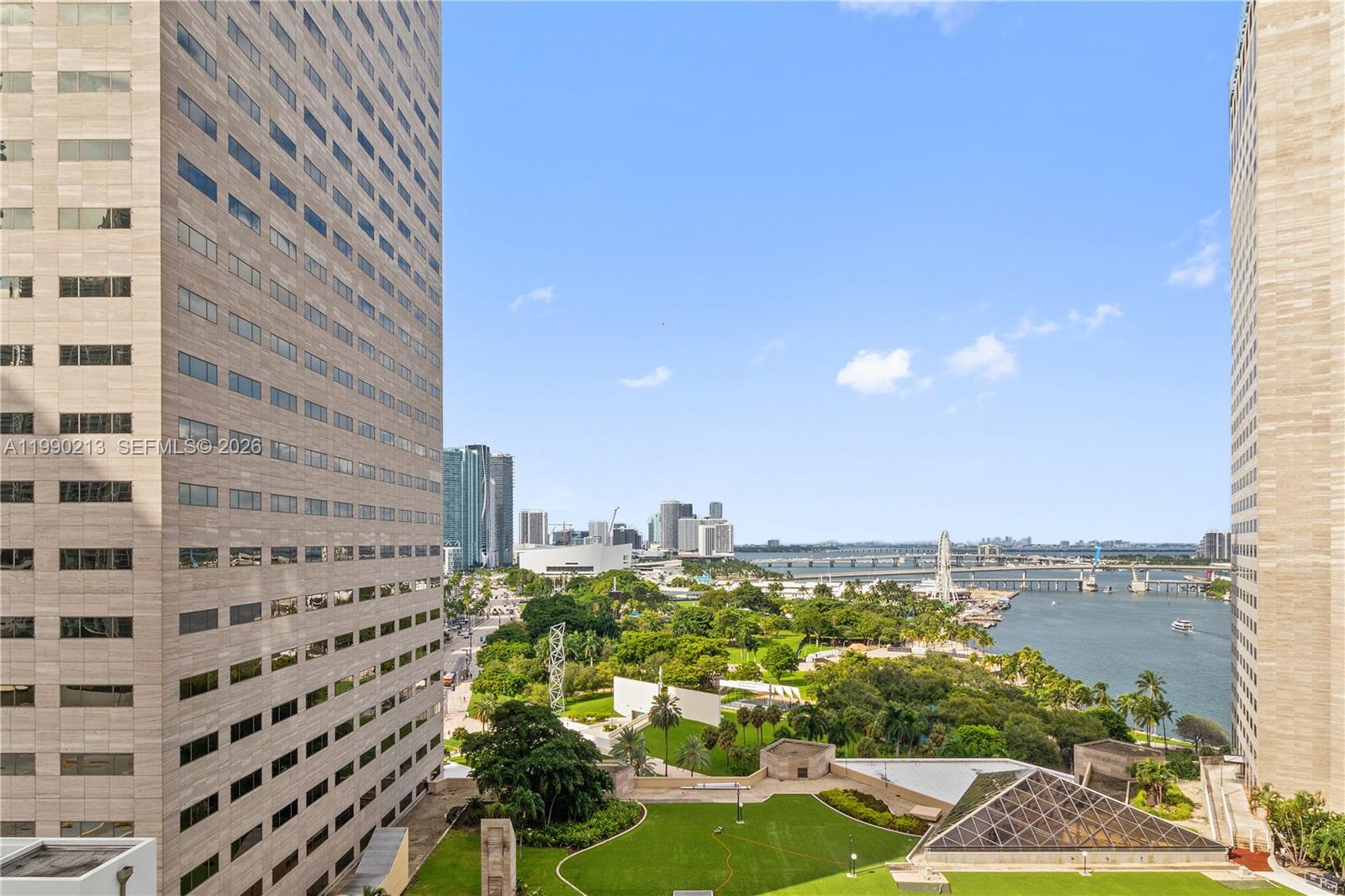 325 S Biscayne Blvd #1718 Miami Beach, FL 33131