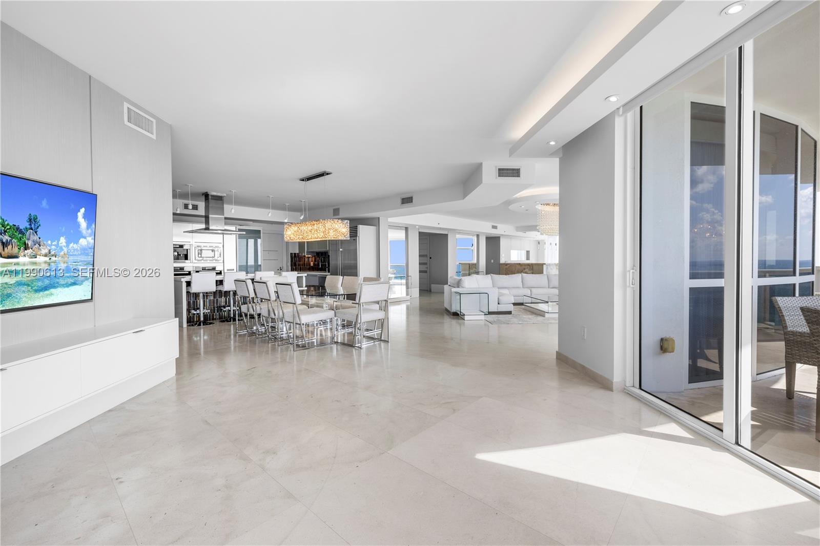 18201 Collins Ave #1209 Sunny Isles Beach, FL 33160