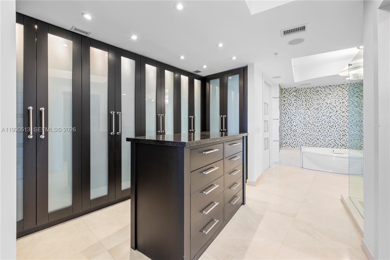 18201 Collins Ave #1209 Sunny Isles Beach, FL 33160