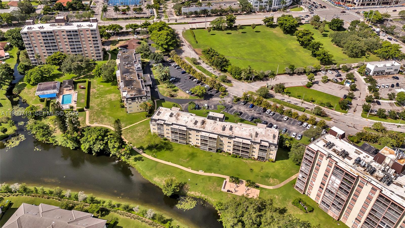 3535 Broken Woods Dr #302 Coral Springs, FL 33065