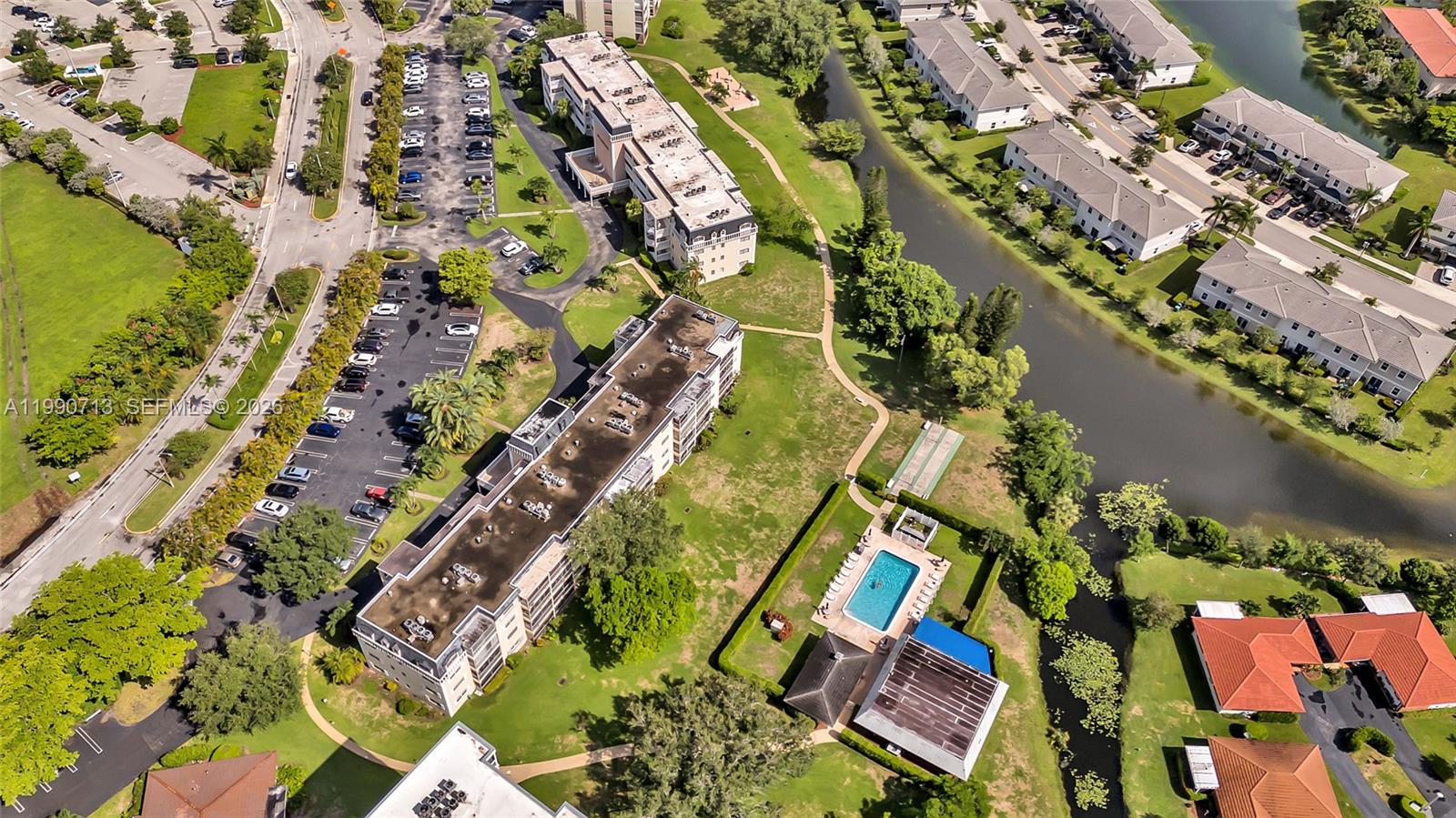 3535 Broken Woods Dr #302 Coral Springs, FL 33065