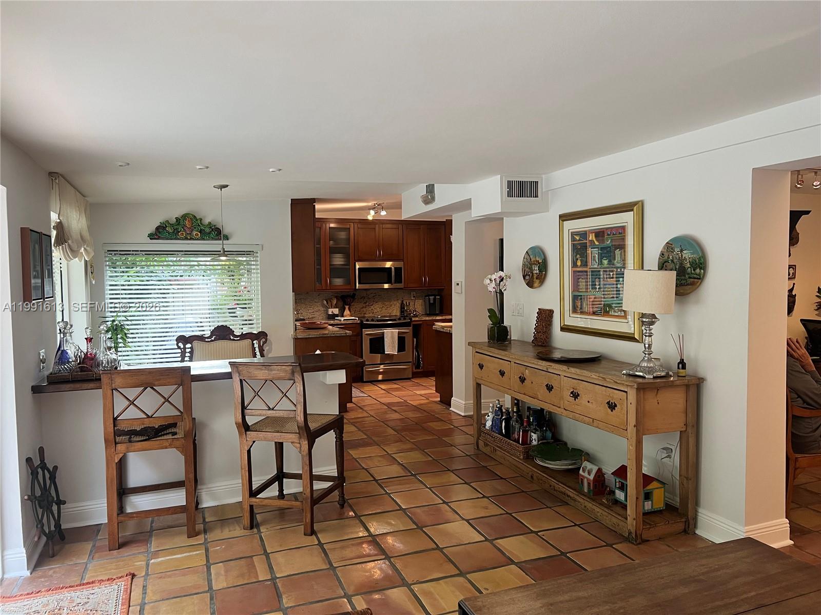 204 Westwood Dr Key Biscayne, FL 33149