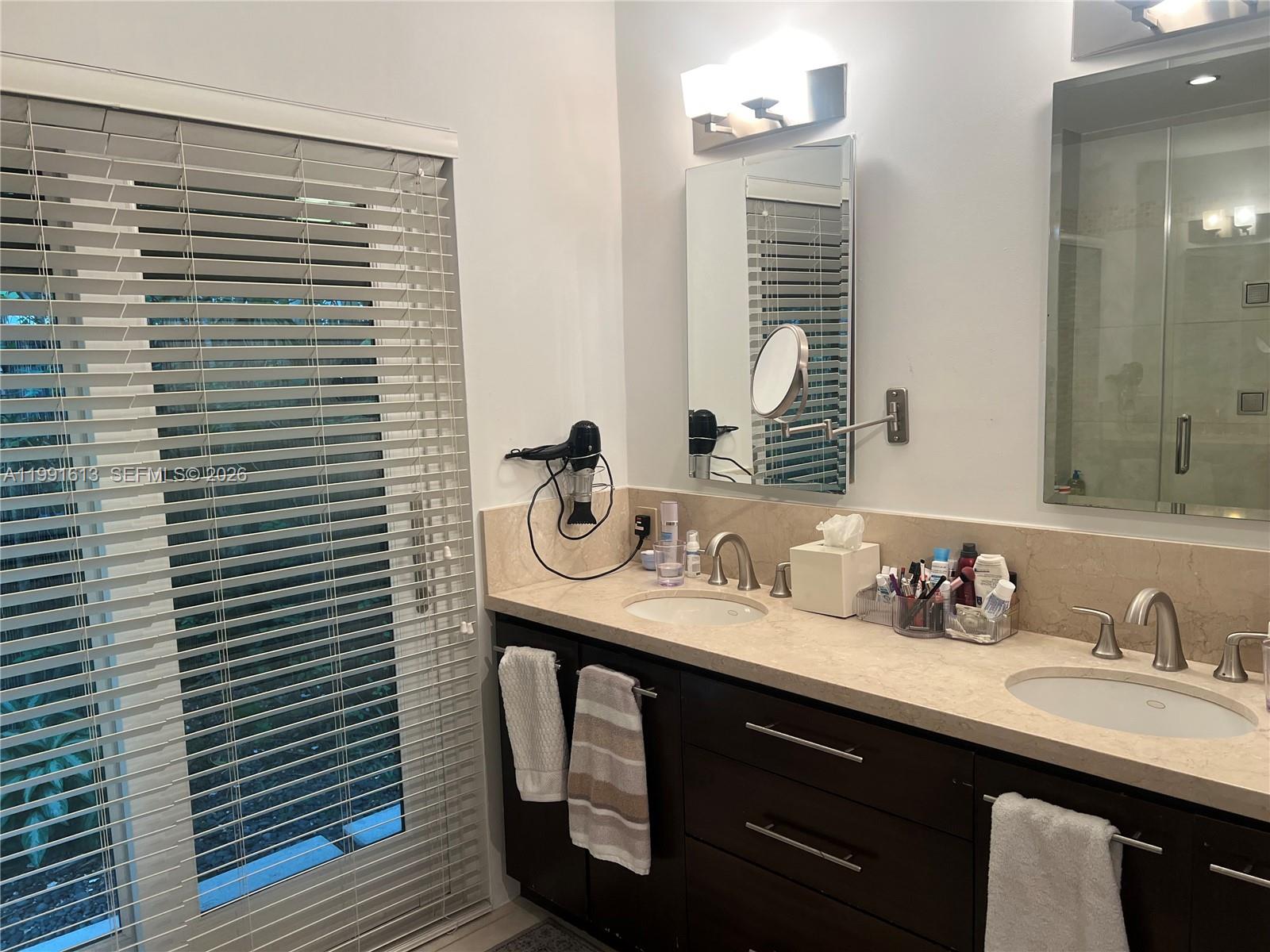 204 Westwood Dr Key Biscayne, FL 33149