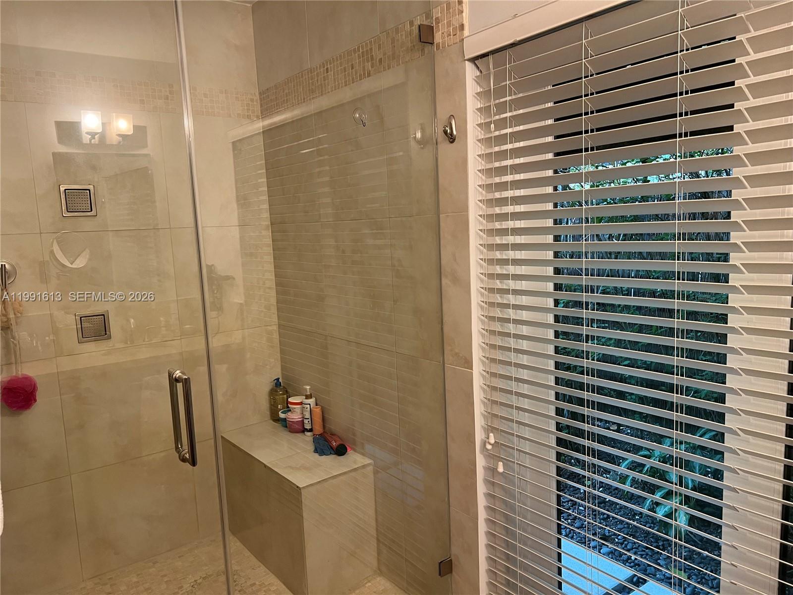 204 Westwood Dr Key Biscayne, FL 33149