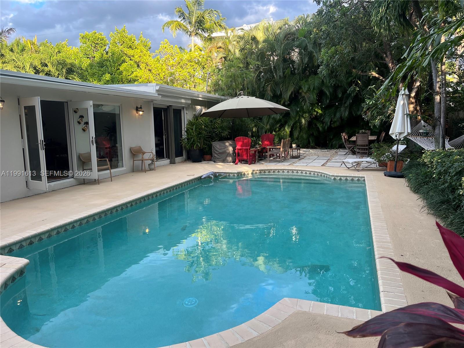 204 Westwood Dr Key Biscayne, FL 33149